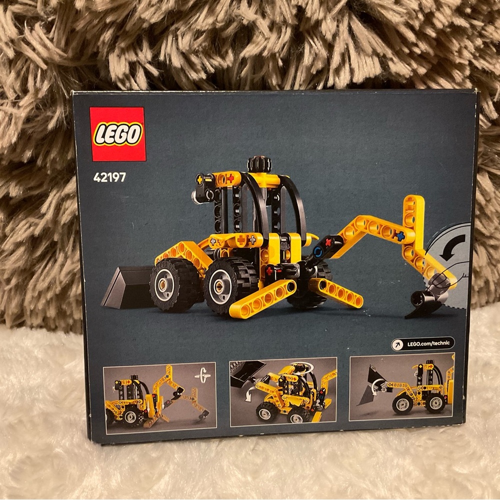 LEGO Technic Backhoe Loader 42197 - Picture 2 of 3